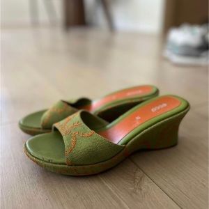 Ecco Green Wedges